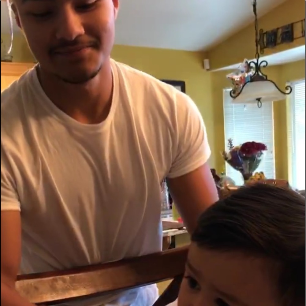 Meet your Posher, Carlos